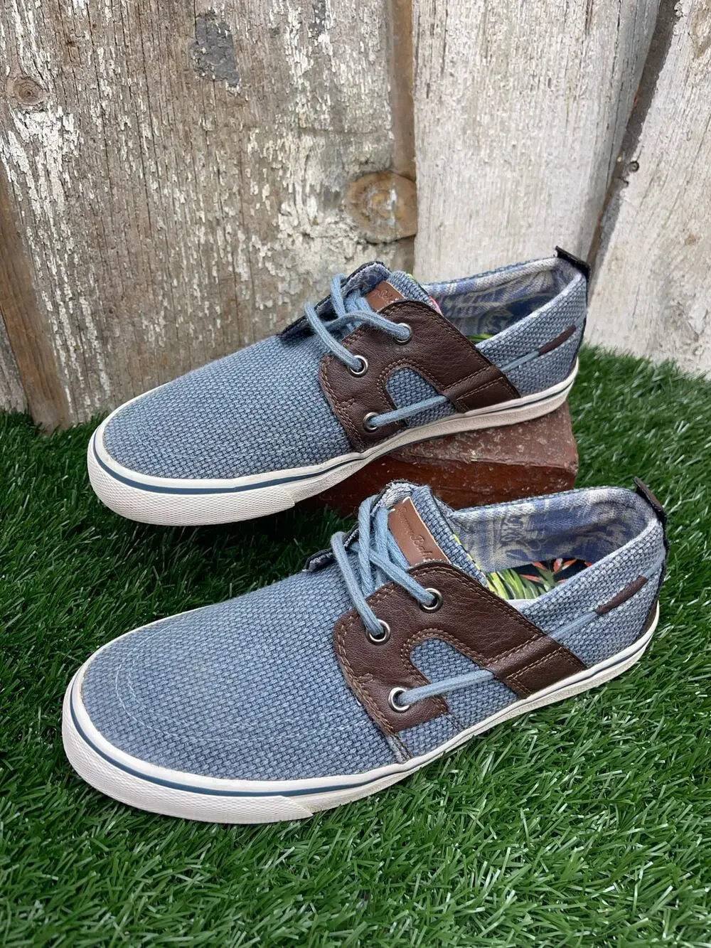 Tommy Bahama Stripes Boat Shoes Men's 8